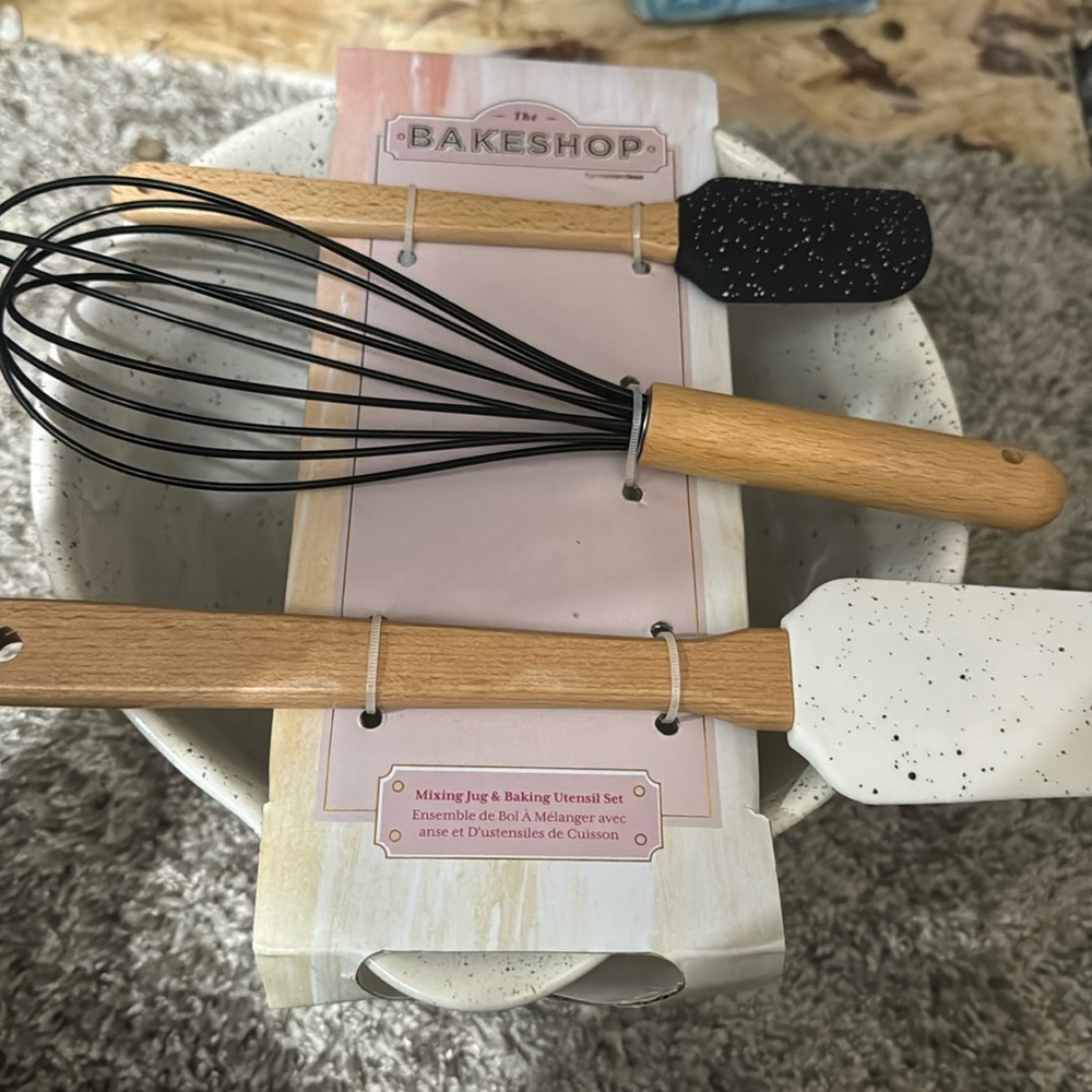 Mixing jug& baking utensils set